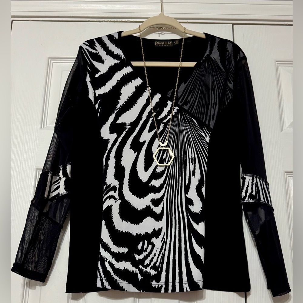 Picadilly Fashions black & white top! - Picture 7 of 14